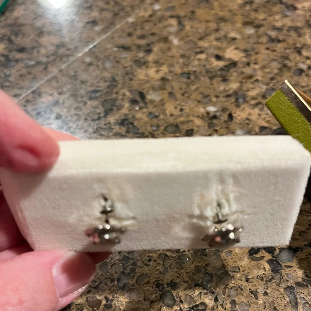 Vintage Lady Coventry Cameo Clip On Earrings - Picture 10 of 11